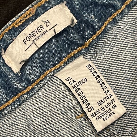 ~ Forever 21 sz 29 Jean Shorts Frayed Raw Hem Ripped Cut Offs Medium Blue Denim - Picture 15 of 15